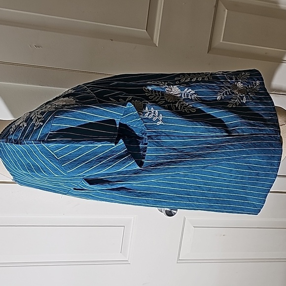 Layerz clothing top.blue with gray stripes beautiful silver enbroidery. Size sm - Picture 5 of 10